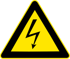 يعتمد مقدار التيار الكهربائي المار على الجهد الكهربائي و المقاومة الكهربائية