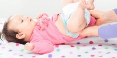 سبب وجود خيوط سوداء في براز الرضيع – زيادة