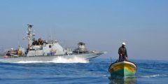 غزة: الاحتلال يعتقل صيادين اثنين أحدهما مصابا